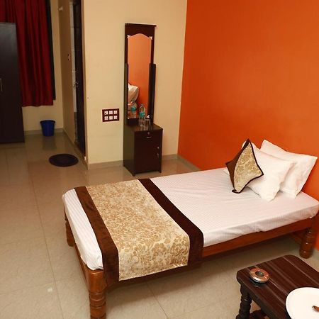 Megha Residency Hotel Haveri Exterior foto